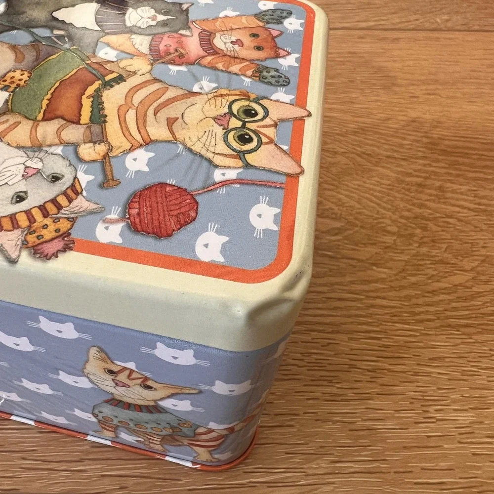 Vtg Emma Ball Kittens Mittens Square Storage Tin Cat Knitting Collectible 4